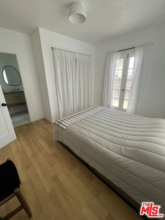 2306 Pisani Place, Venice CA: https://media.crmls.org/mediaz/4c18e451-998a-4cb3-9bcc-455bea471e0e.jpg