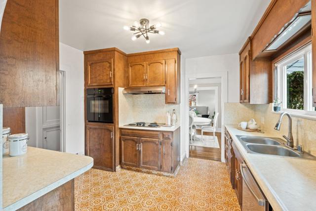 417 Belleville Boulevard, Half Moon Bay CA: https://media.crmls.org/mediaz/4c196c0e-18a1-4516-a65c-9439f4e25ce4.jpg