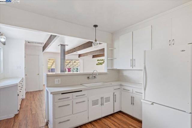 137 Viewmont Ave, Vallejo CA: https://media.crmls.org/mediaz/4c1a287a-011c-46ab-a3ee-d22edae7745a.jpg