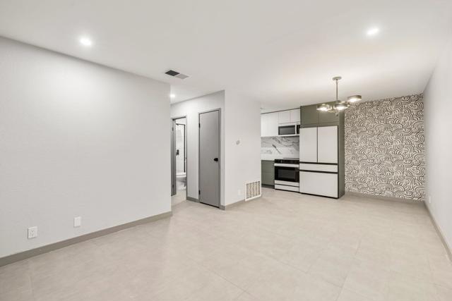 2857 N Los Felices Road #115, Palm Springs, CA 92262