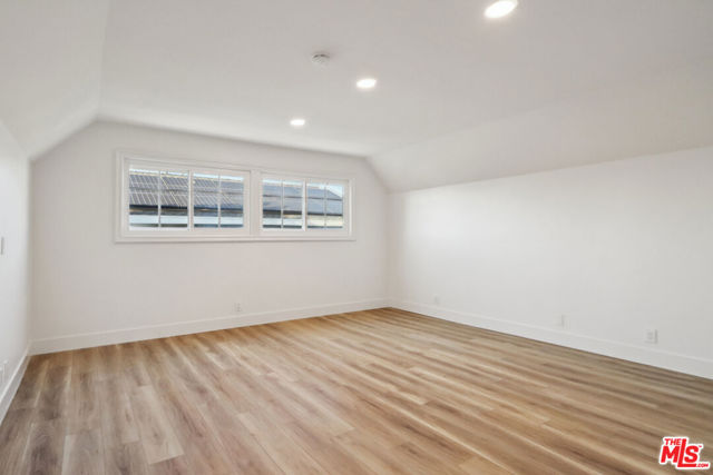 23681 Cavanaugh Road, Lake Forest CA: https://media.crmls.org/mediaz/4c1a88e1-be49-472f-95bb-a590d6ef004a.jpg