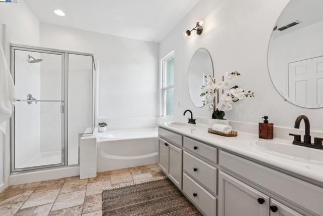 5929 Linwood Cmn, Livermore CA: https://media.crmls.org/mediaz/4c1ade22-c5eb-4252-80ef-366beefc2838.jpg