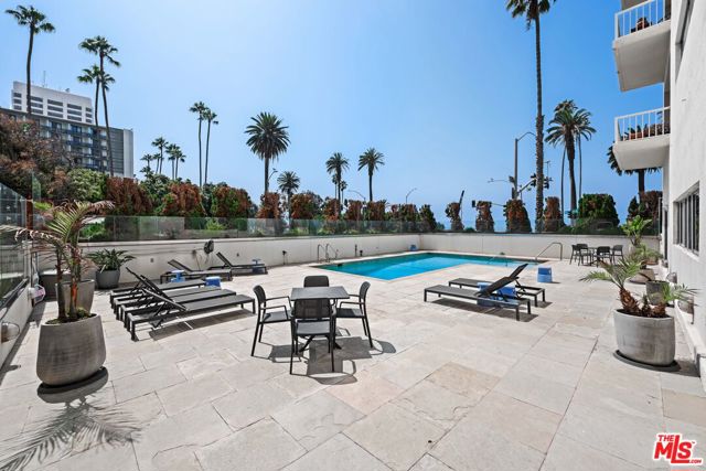 101 California Avenue, Santa Monica CA: https://media.crmls.org/mediaz/4c1b56f4-87ee-484d-a8c8-7e7c57c7c3a5.jpg