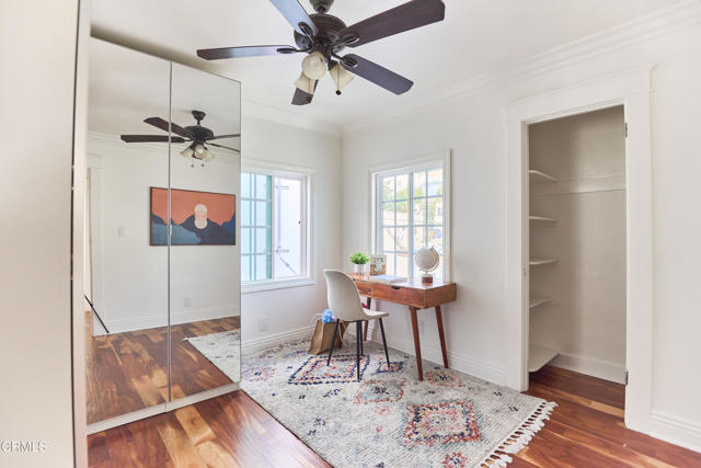 401 Del Norte Street, Los Angeles CA: https://media.crmls.org/mediaz/4c1bf112-fbb0-4ef8-b08b-462476816c9f.jpg