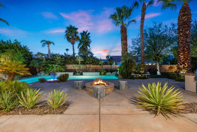 12 Boulder Lane, Rancho Mirage CA: https://media.crmls.org/mediaz/4c1bf817-f611-48c1-a681-5cb61c612a5c.jpg