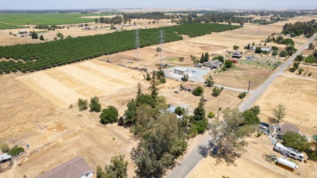 11835 Hobday Road, Wilton CA: https://media.crmls.org/mediaz/4c1c135c-bb67-41be-85b3-e41f882c0822.jpg