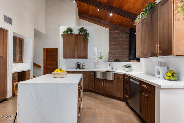 Detail Gallery Image 15 of 62 For 140 Belday Rd, Pasadena,  CA 91105 - 5 Beds | 4/1 Baths