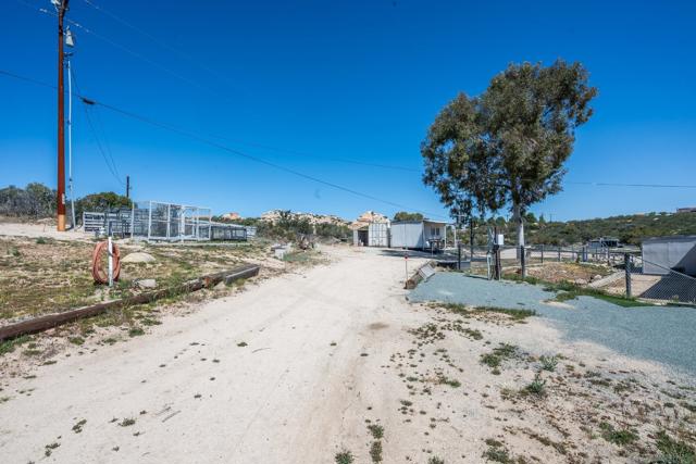 1525 Tea Rose Lane, Jacumba CA: https://media.crmls.org/mediaz/4c1dcf23-af33-4567-a8dc-edabbb778170.jpg