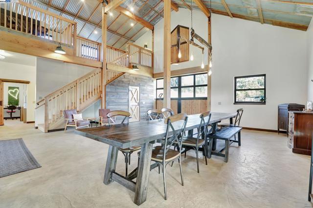 5135 Andrade Rd, Sunol CA: https://media.crmls.org/mediaz/4c1efbbd-7ded-4190-8aca-9c9bf480e7d1.jpg