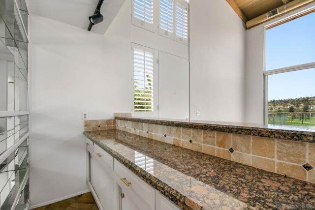 2544 Navarra Rd, Carlsbad CA: https://media.crmls.org/mediaz/4c1f25ba-c70a-4d7b-82f3-8d0d55dd04d5.jpg