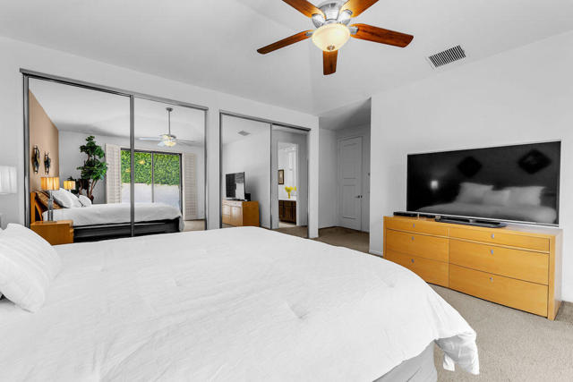 29 El Roble Court, Rancho Mirage CA: https://media.crmls.org/mediaz/4c1f8a14-302f-4ebe-84f7-675e49f774cf.jpg