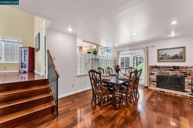 102 Monasterio Ct, San Ramon CA: https://media.crmls.org/mediaz/4c21bf7e-2d57-4819-bff7-3a0615dacf80.jpg