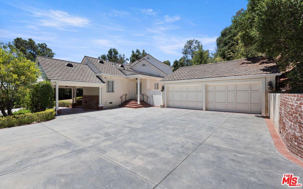 1115 N Beverly Drive
