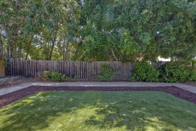Detail Gallery Image 5 of 40 For 1019 Highland Dr, Vista,  CA 92083 - 3 Beds | 2 Baths