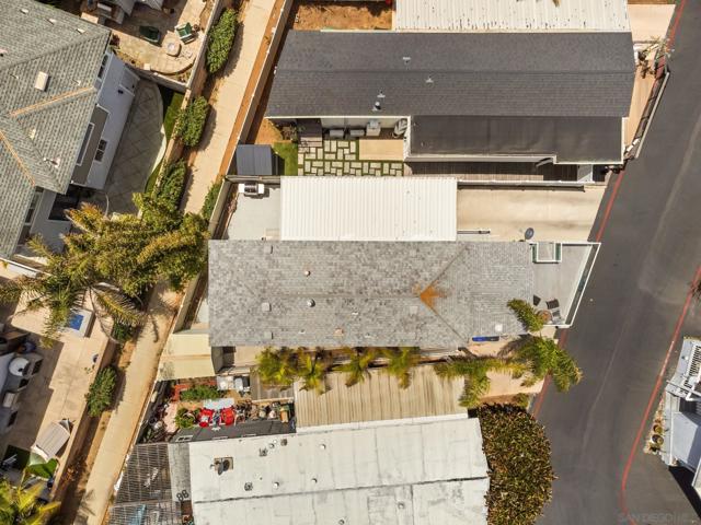 6550 Ponto Dr, Carlsbad CA: https://media.crmls.org/mediaz/4c2335dd-683c-4040-b054-817f395e2670.jpg