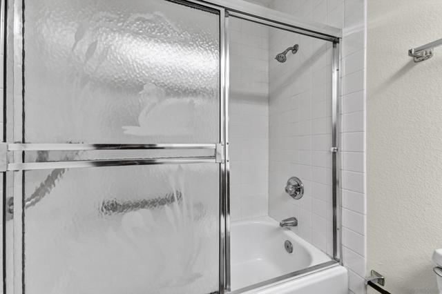 1412 Timber Gln, Escondido CA: https://media.crmls.org/mediaz/4c24207c-0111-4359-83d6-daa7ec8b6c01.jpg