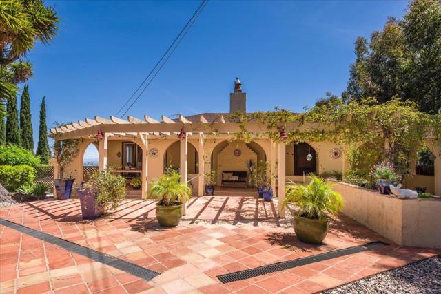 1720 Hillman Avenue, Belmont CA: https://media.crmls.org/mediaz/4c24497f-59b5-4e81-93fd-deeded09b27a.jpg