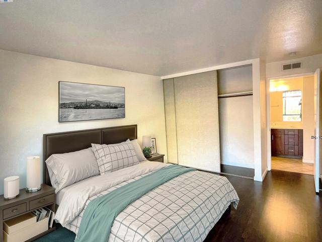 Image 6 of 16 For 470 Civic Dr  207