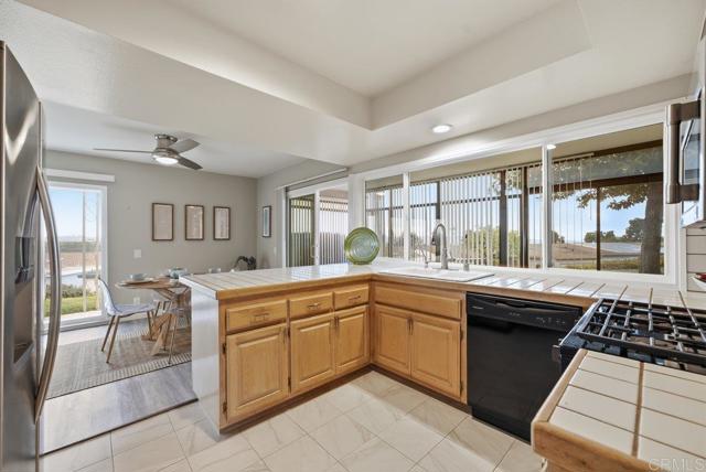 Detail Gallery Image 22 of 34 For 3808 Vista Campana #29,  Oceanside,  CA 92057 - 2 Beds | 2 Baths