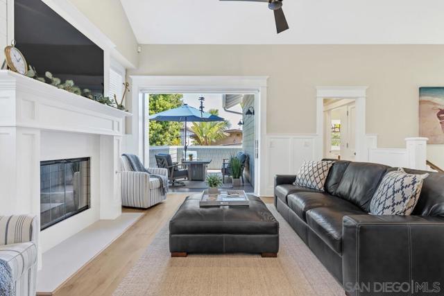 1050 Isabella Ave, Coronado CA: https://media.crmls.org/mediaz/4c2558a2-6b89-4934-9719-33aa210bdcf1.jpg