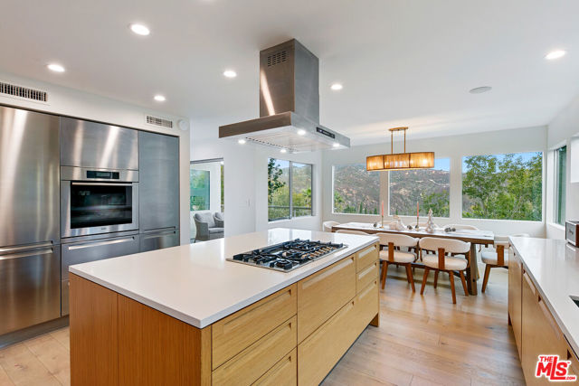1876 Lookout Road, Malibu CA: https://media.crmls.org/mediaz/4c25bec9-c32e-4872-b4aa-fdc9bbdc56b5.jpg