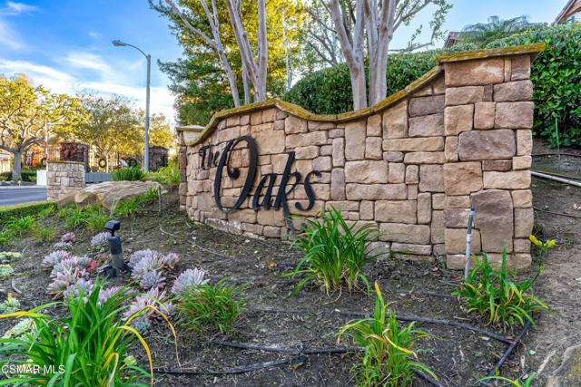 551 Rustic Hills Drive, Simi Valley CA: https://media.crmls.org/mediaz/4c264383-82ca-4bfe-9904-63a838ebdfec.jpg