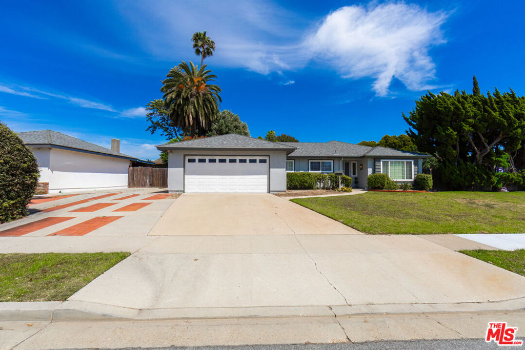 1956 Leven Avenue