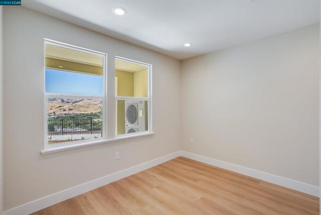 Image 13 of 34 For 1021 Conley Terrace