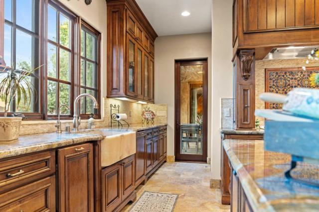 12220 Heritage Way, Gilroy CA: https://media.crmls.org/mediaz/4c272f74-4963-459a-afc3-bc3ce4d01bf7.jpg