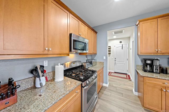 448 Kennedy Court, Escondido CA: https://media.crmls.org/mediaz/4c27e58a-9db5-4384-95ae-c0754cb98140.jpg