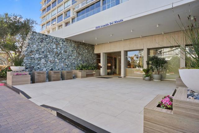 Image 2 of 46 For 1810 Avenida Del Mundo  703