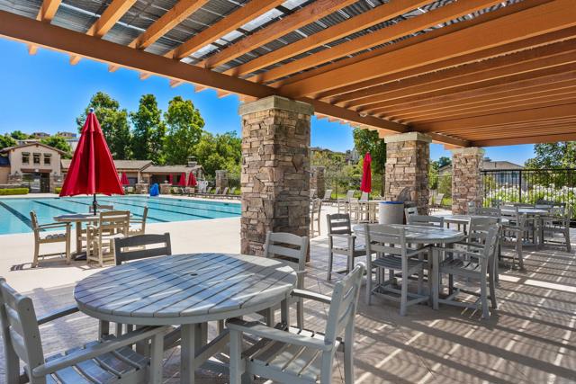1104 Parkview Dr, Oceanside CA: https://media.crmls.org/mediaz/4c288a87-d4d1-41ea-b416-de05c39c4a39.jpg