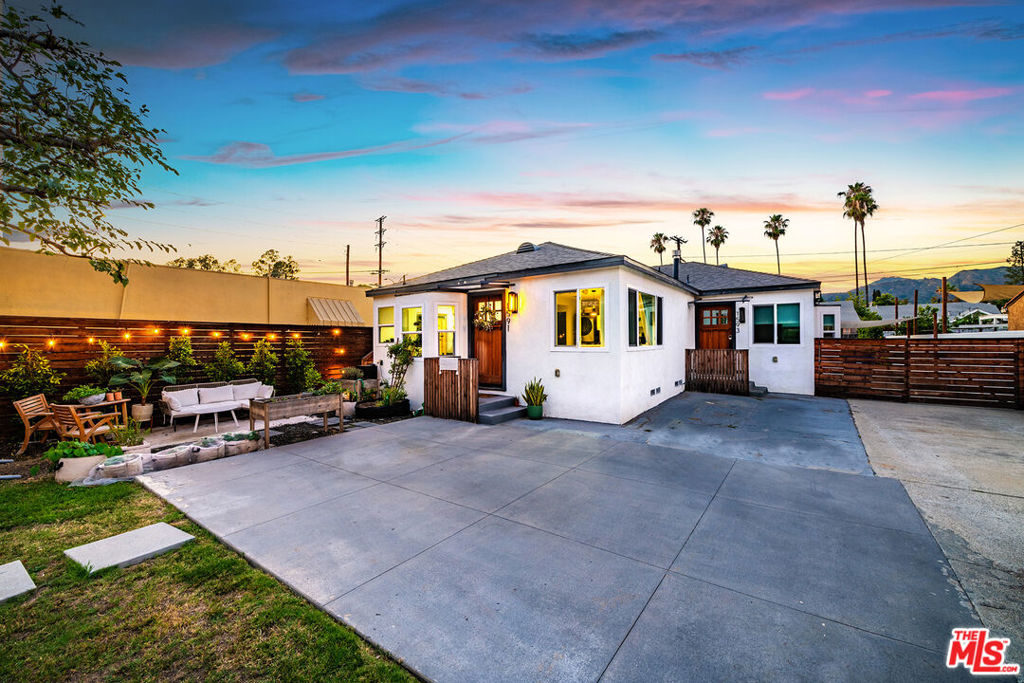 1591 Yosemite Drive