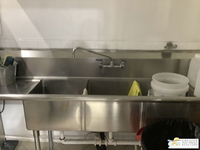 19345 Indian Canyon, Palm Springs CA: https://media.crmls.org/mediaz/4c28a063-8176-44b4-a13a-e701157a114b.jpg