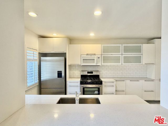 937 5th Street, 8 photo 7