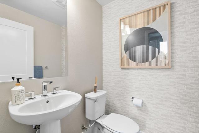 2913 Noyce Place, Santa Clara CA: https://media.crmls.org/mediaz/4c2a1103-31e7-4e39-9db5-c9650ef4efe0.jpg