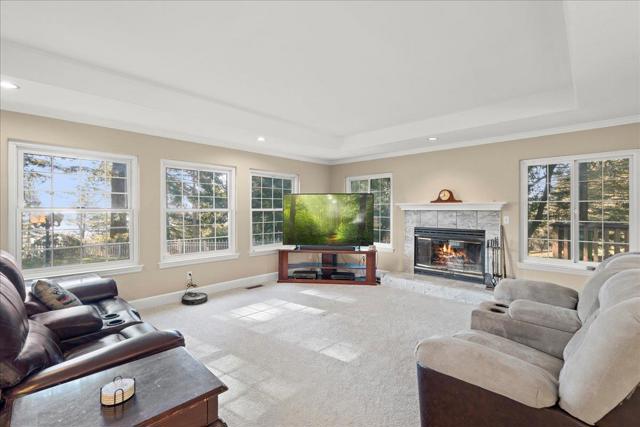 17 Bella Vista Lane, Gilroy CA: https://media.crmls.org/mediaz/4c2b2d58-b656-4c51-9c5a-1762dfa9519d.jpg
