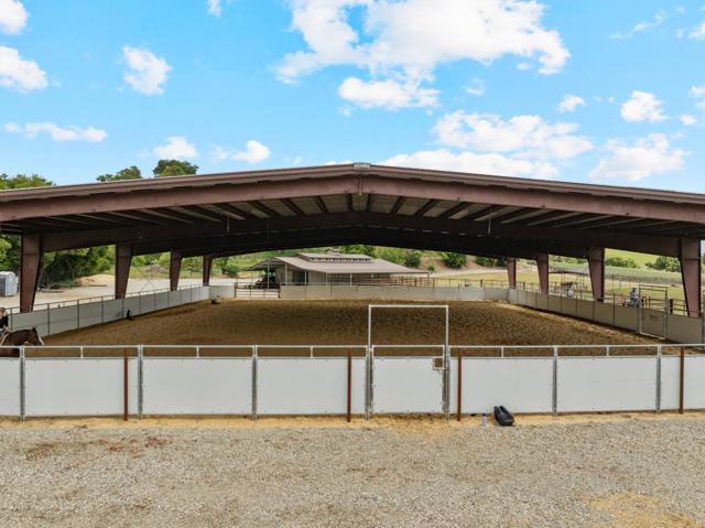 804 Comstock Road, Hollister CA: https://media.crmls.org/mediaz/4c2b3450-4c9b-403b-8936-d0a7fdb03638.jpg