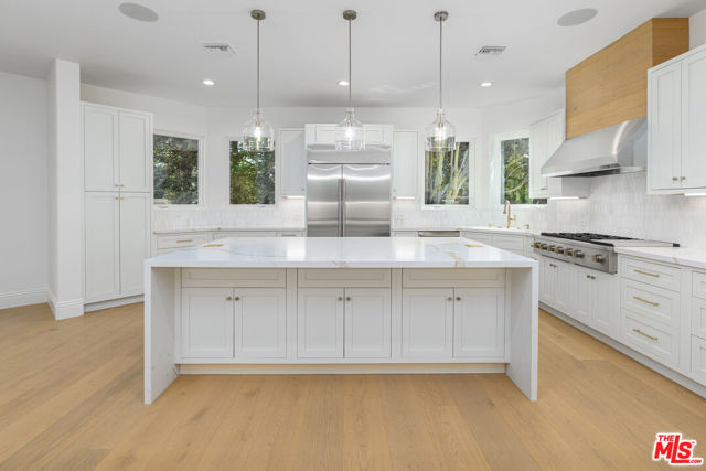 4929 Lakeview Canyon Road, Westlake Village CA: https://media.crmls.org/mediaz/4c2b772f-be51-43b1-bb45-1c651ff8ff3f.jpg