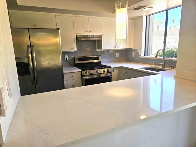 46638 Arapahoe Lane, Indian Wells CA: https://media.crmls.org/mediaz/4c2beaa5-8a6a-407c-ac14-7205d22514e5.jpg