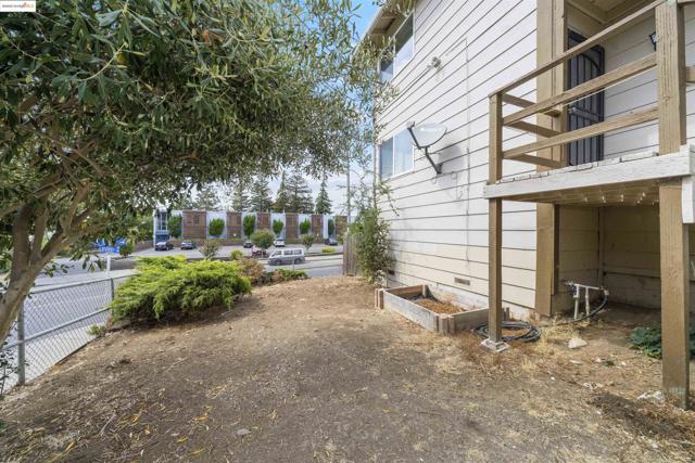 100 Carolina St, Vallejo CA: https://media.crmls.org/mediaz/4c2c04cf-0958-40c1-9549-6791e5c004e1.jpg
