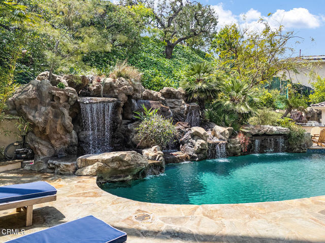 15450 Briarwood Drive, Sherman Oaks CA: https://media.crmls.org/mediaz/4c2c26cf-cbba-489c-b970-01c95601b1ec.jpg