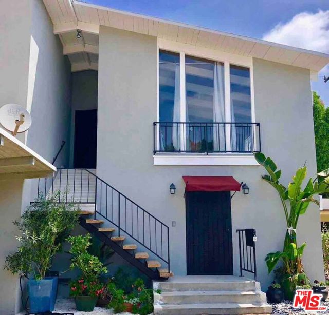 1152 1/2 N Ogden Drive, West Hollywood CA: https://media.crmls.org/mediaz/4c2cc8ab-0dbd-4796-abb7-105b8fcdd9b4.jpg