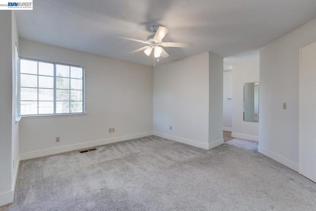 8524 Oak Harbour Ct, Fair Oaks CA: https://media.crmls.org/mediaz/4c2d0d4f-e1a1-4ca0-a066-33ef283fc79a.jpg