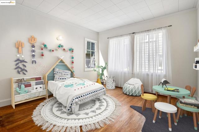 84 Portsmouth Rd, Piedmont CA: https://media.crmls.org/mediaz/4c2d36af-1aa2-4655-9b62-ec413088bf4c.jpg