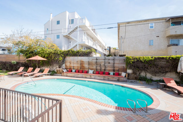 2721 2nd Street, Santa Monica CA: https://media.crmls.org/mediaz/4c2d6201-4082-4c93-8752-8a7a5d31db4a.jpg