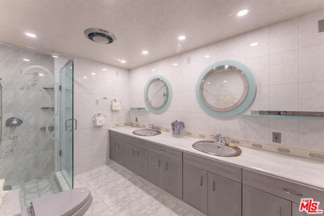 2170 Century Parkway, Los Angeles, California 90067, 2 Bedrooms Bedrooms, ,2 BathroomsBathrooms,Condominium,For Sale,Century,24414709