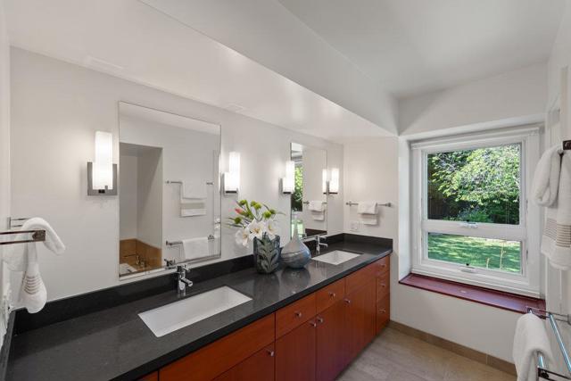 1634 Hollingsworth Drive, Mountain View CA: https://media.crmls.org/mediaz/4c2e0f26-d5c5-4028-ba78-f2e3217a958f.jpg
