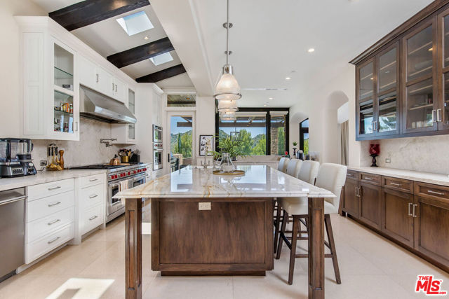 2175 Summitridge Drive, Beverly Hills CA: https://media.crmls.org/mediaz/4c2e79aa-1a85-4f93-9737-cbfb8bdf002f.jpg