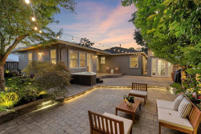 543 Toft Street, Mountain View CA: https://media.crmls.org/mediaz/4c2ed53a-de5e-4d08-a17a-2adf3a07706e.jpg
